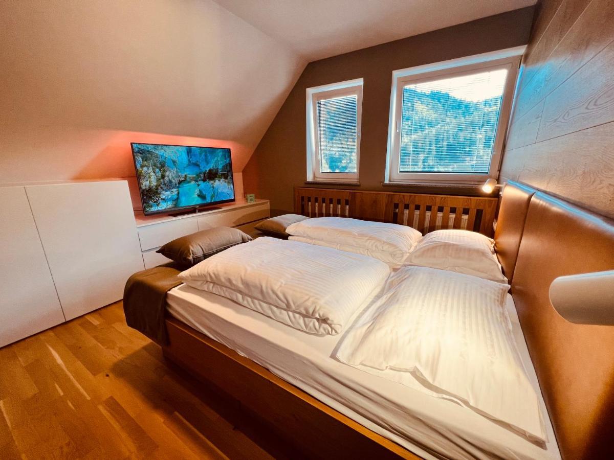 Hotel Na Vasi Restavracija In Prenocisca Škofja Loka Exterior foto